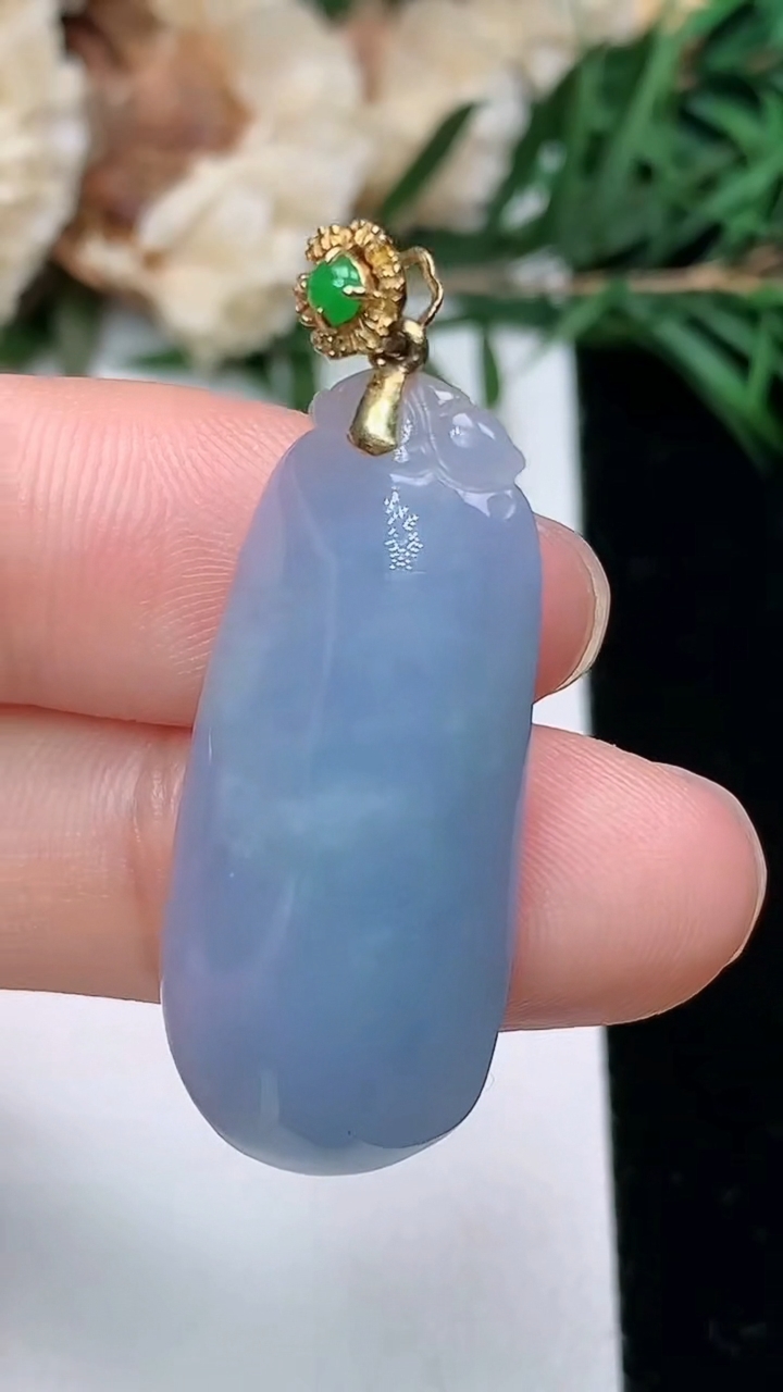 天然A货翡翠k金紫罗兰福瓜吊坠，尺寸31.6-14.2-7.6，重量:6.27g
3月25日