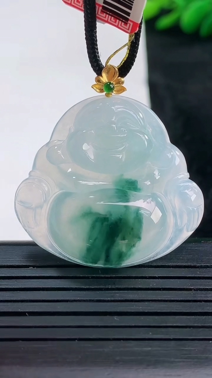 天然A货翡翠种飘花佛公吊坠尺寸31.2-34.5-6重量:9.51g
3月25日