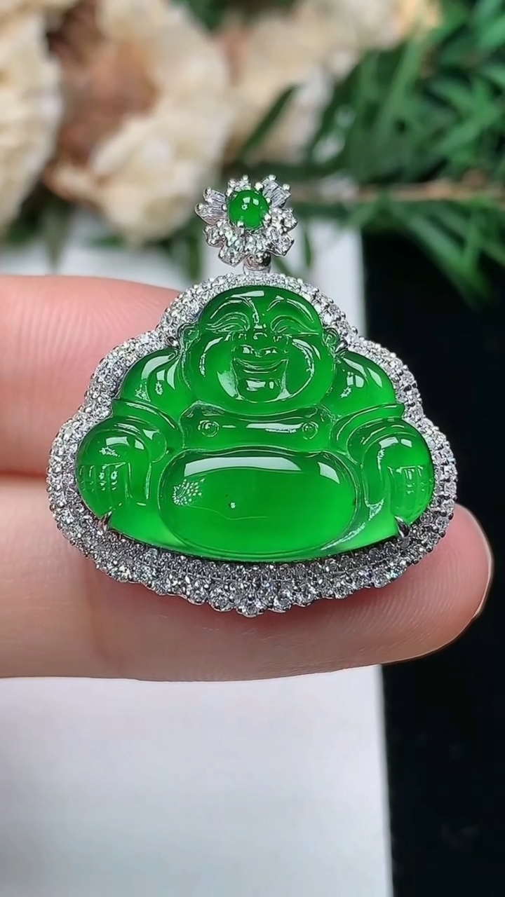 天然A货翡翠佛公吊坠，尺寸27.5-24.4-9
3月25日