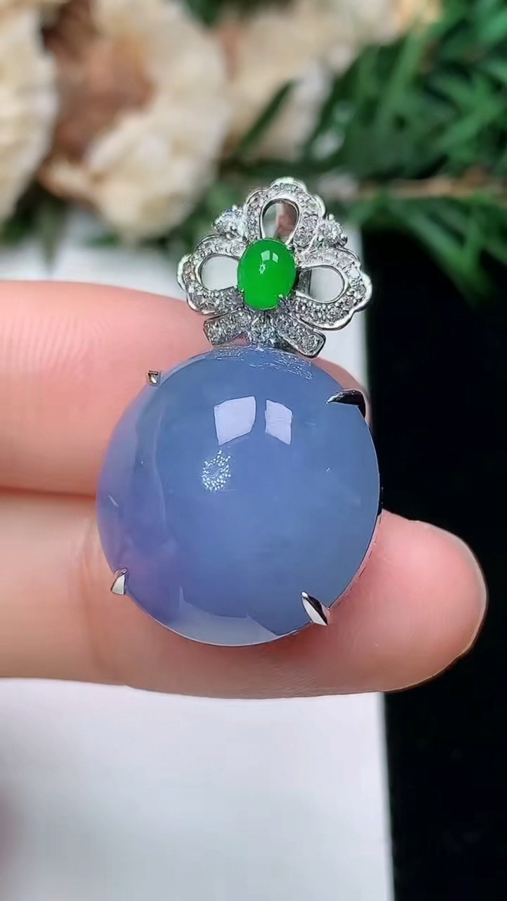 天然A货翡翠k金紫罗兰蛋面吊坠，尺寸17.2-16.8-14.3，重量:10.33g
3月25日