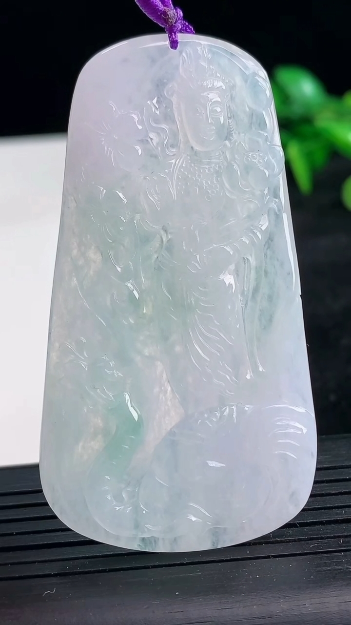 天然A货翡翠普贤菩萨吊坠尺寸64.8-34.6-4.7重量:22.32g
3月25日