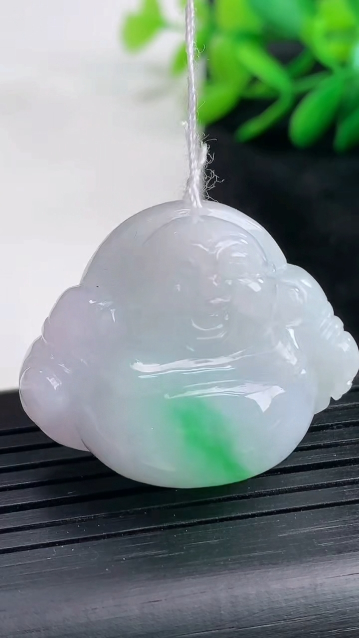 天然A货翡翠佛公吊坠尺寸26.1-32.6-14.1重量:20.00g
3月25日