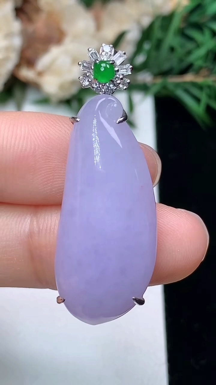 天然A货翡翠k金紫罗兰福瓜吊坠，尺寸30-13.4-9.9，重量:8.32g
3月25日