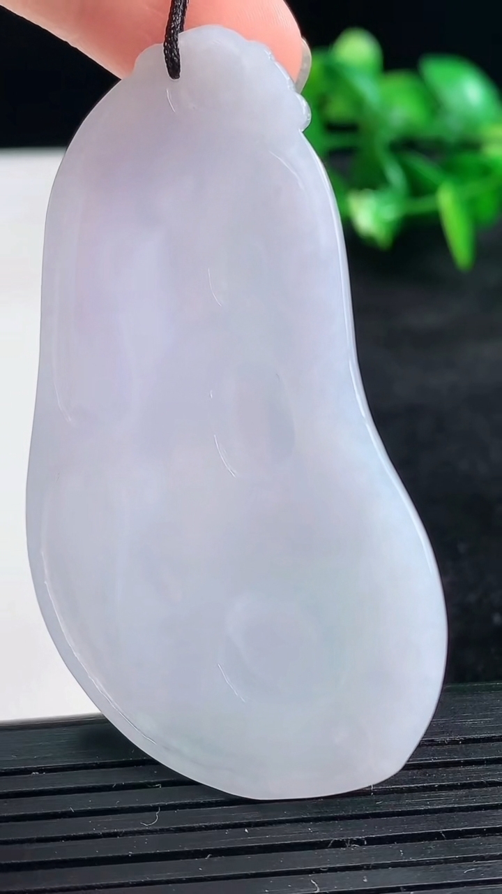 天然A货翡翠紫罗兰文殊菩萨吊坠尺寸63.2-32.1-4.4重量:25.21g
3月25日