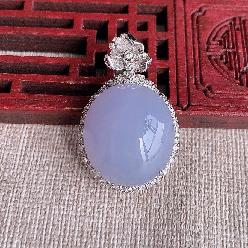 天然A货翡翠18K金伴钻镶嵌紫罗兰蛋面吊坠 
尺寸31.2-19.5-12.8裸石19.2-17mm