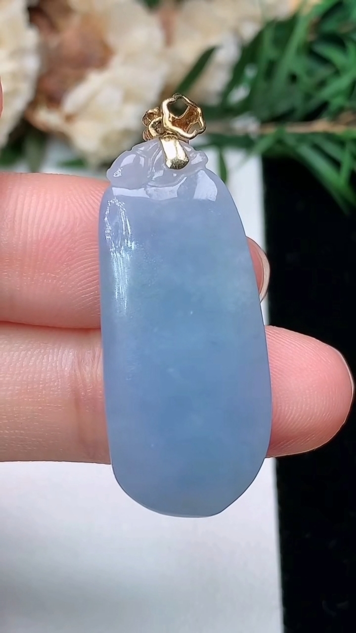 天然A货翡翠k金紫罗兰福瓜吊坠，尺寸31.6-14.2-7.6，重量:6.27g
3月25日