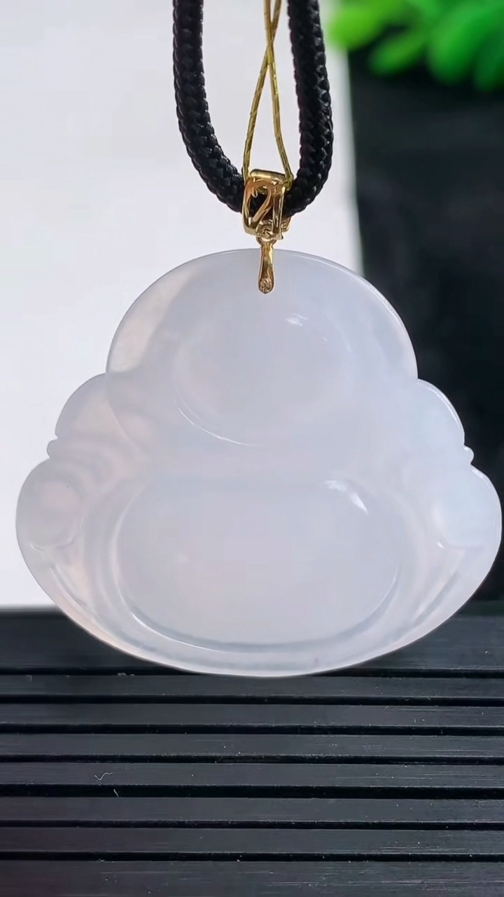 天然A货翡翠佛公吊坠尺寸31.9-34.6-6重量:9.69g
3月25日