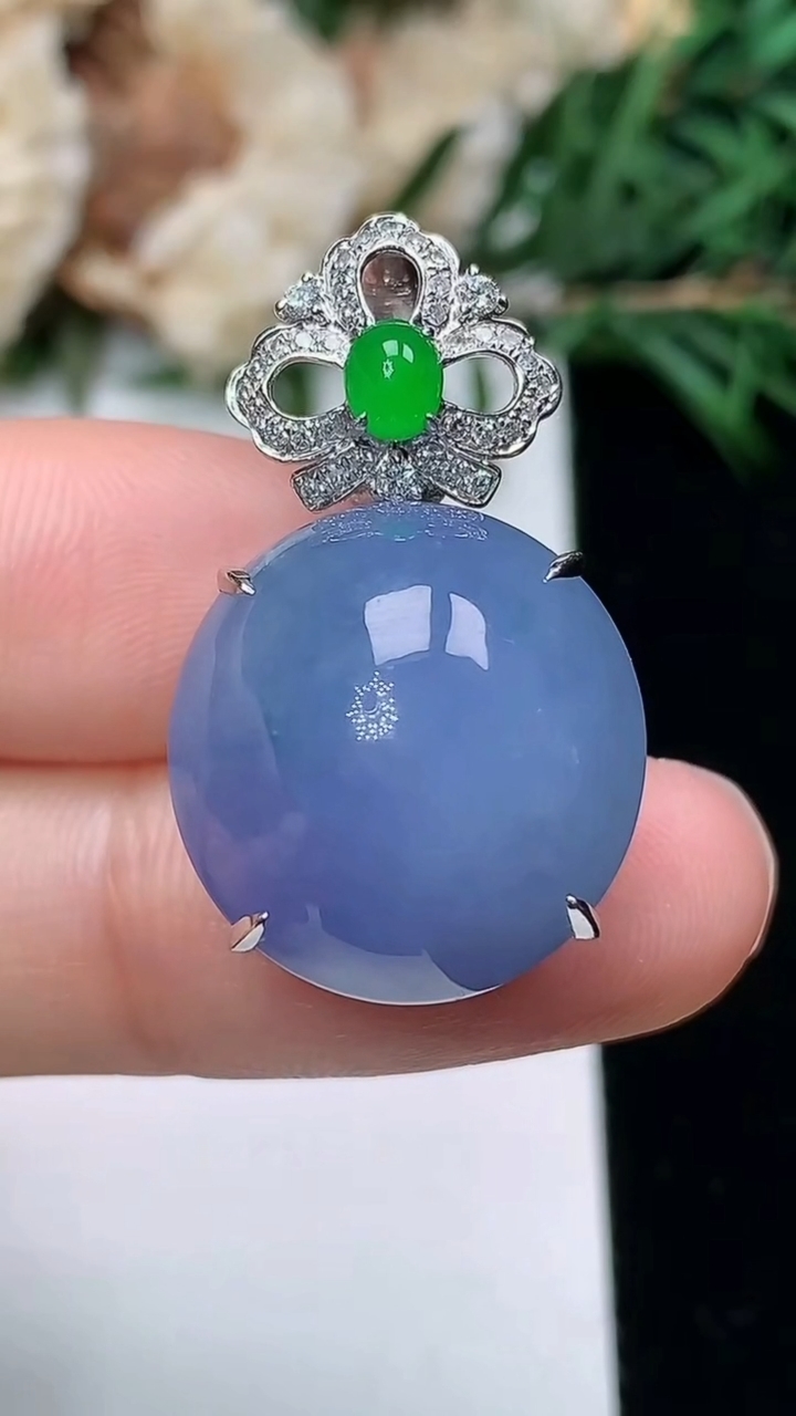 天然A货翡翠k金紫罗兰蛋面吊坠，尺寸17.2-16.8-14.3，重量:10.33g
3月25日