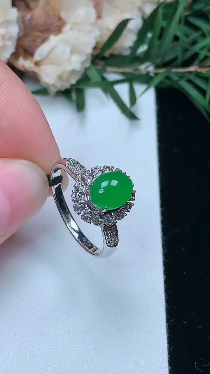 天然A货翡翠蛋面戒指，尺寸17-7.5-5.8，重量:3.12g2026年3月25日
工厂直销收藏佳