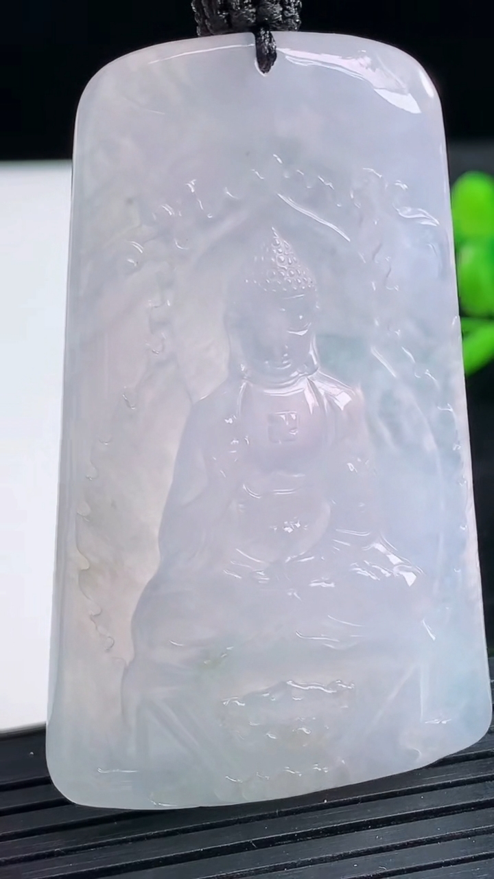 天然A货翡翠冰种紫罗兰阿弥陀佛吊坠尺寸60.4-36.8-5.4重量:29.82g
3月25日