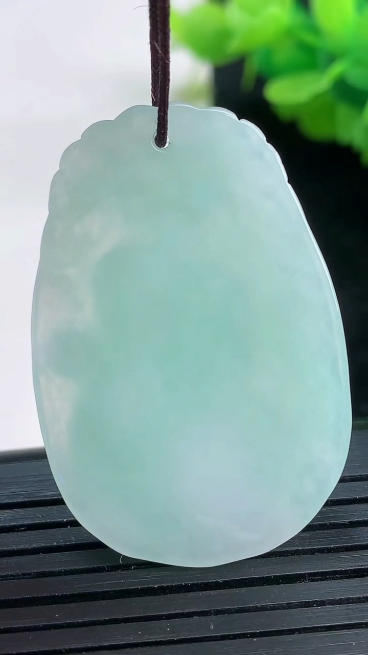 天然A货翡翠生肖蛇吊坠尺寸40-27-5.3重量:10.61g
3月26日