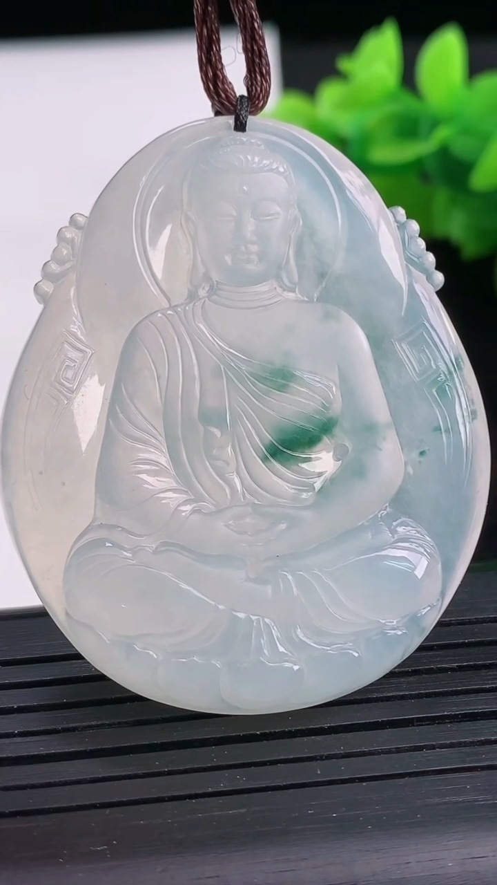 天然A货翡翠种飘花大日如来吊坠尺寸49.7-41-5.6重量:22.88g
3月26日