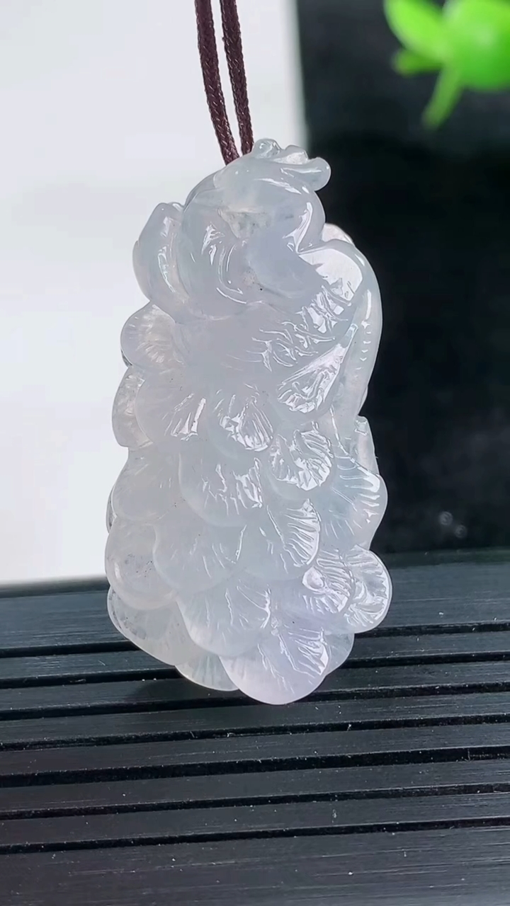 天然A货翡翠紫罗兰凤凰吊坠尺寸35.6-18-9重量:8.44g
3月26日