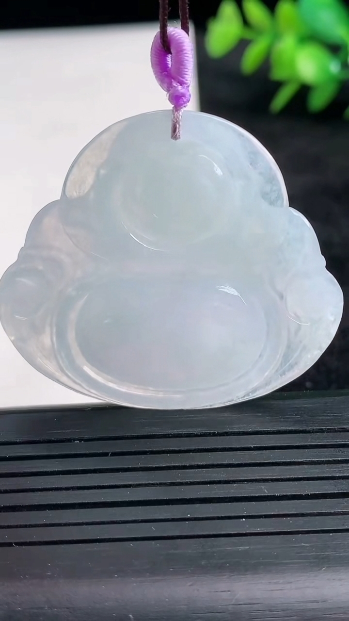 天然A货翡翠佛公吊坠尺寸39.6-43.9-5.6重量:15.13g
3月26日