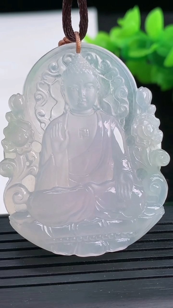 天然A货翡翠种紫罗兰阿弥陀佛吊坠尺寸49.4-38.3-5重量:22.63g
3月26日