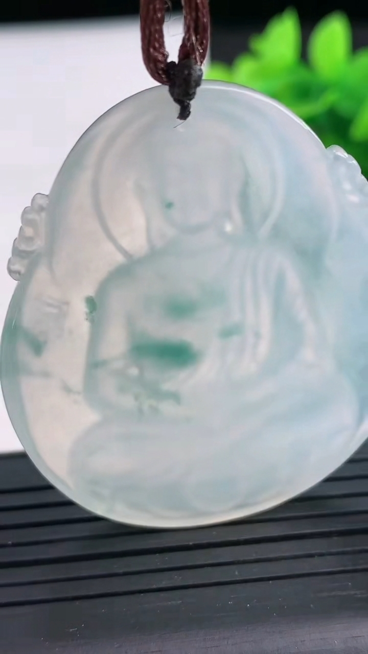 天然A货翡翠种飘花大日如来吊坠尺寸49.7-41-5.6重量:22.88g
3月26日