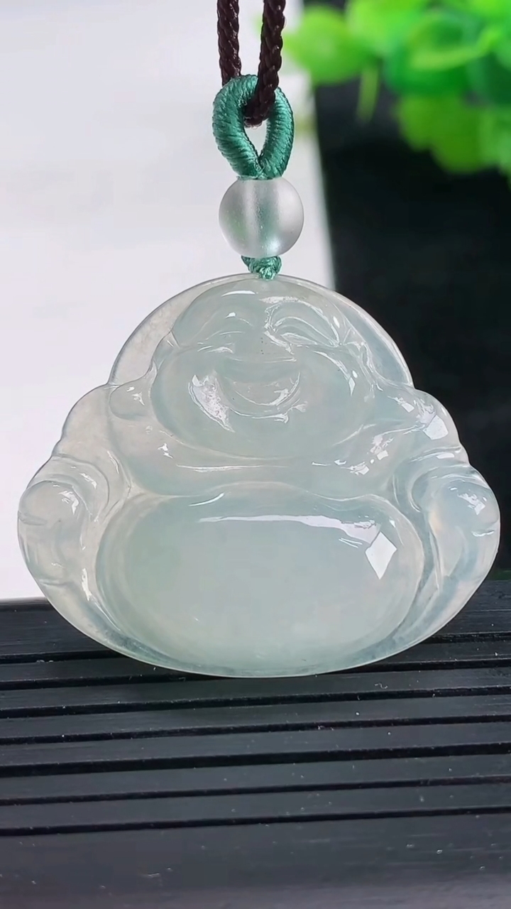 天然A货翡翠佛公吊坠尺寸29.6-35.4-5重量:8.31g
3月26日