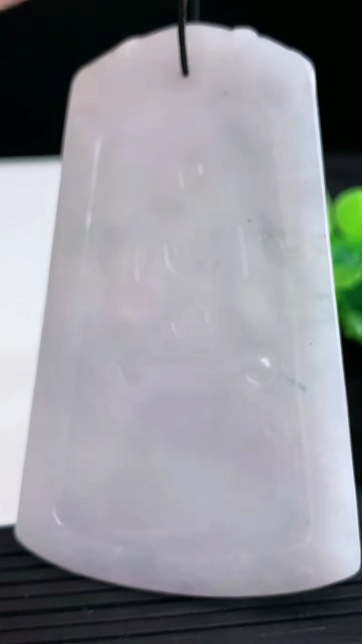 天然A货翡翠春带彩紫罗兰普贤菩萨吊坠尺寸75.6-46.9-5.3重量:40.92g
3月26日