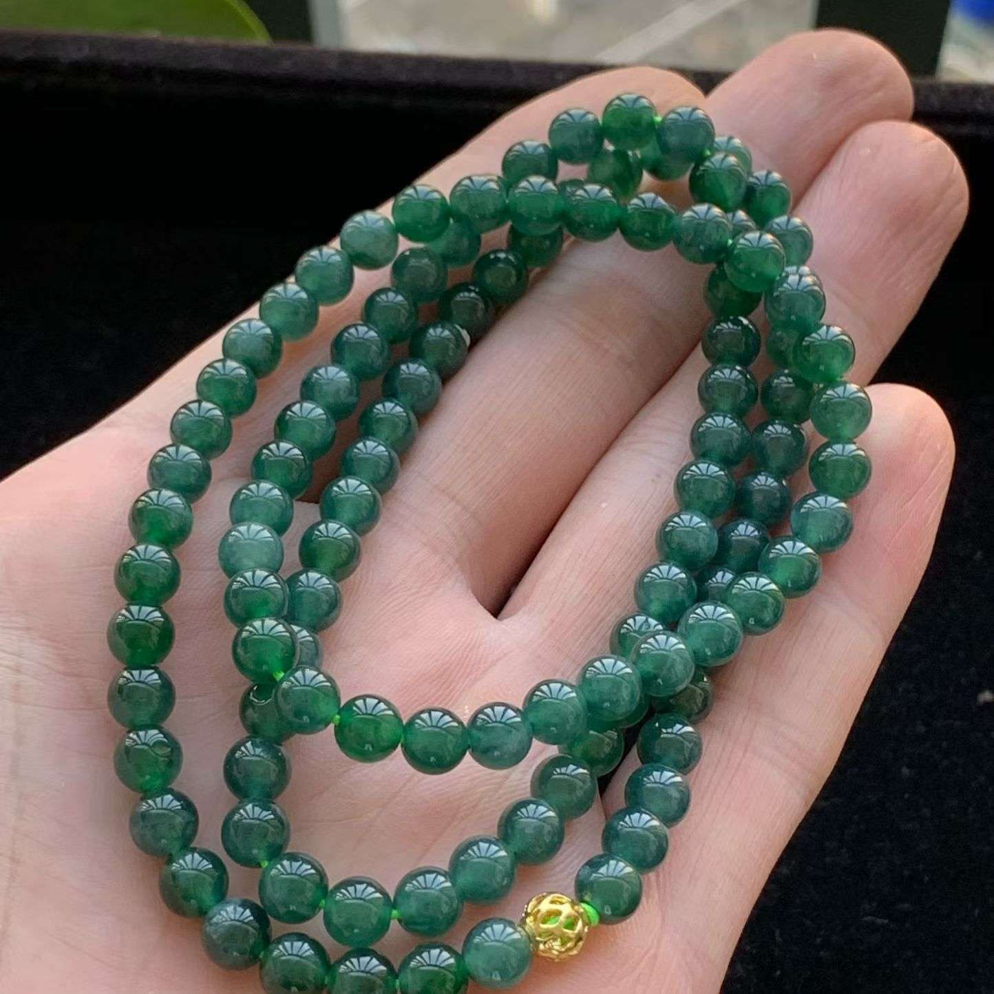 A货天然翡翠冰种蓝水项链108颗重量33.84
3月26日