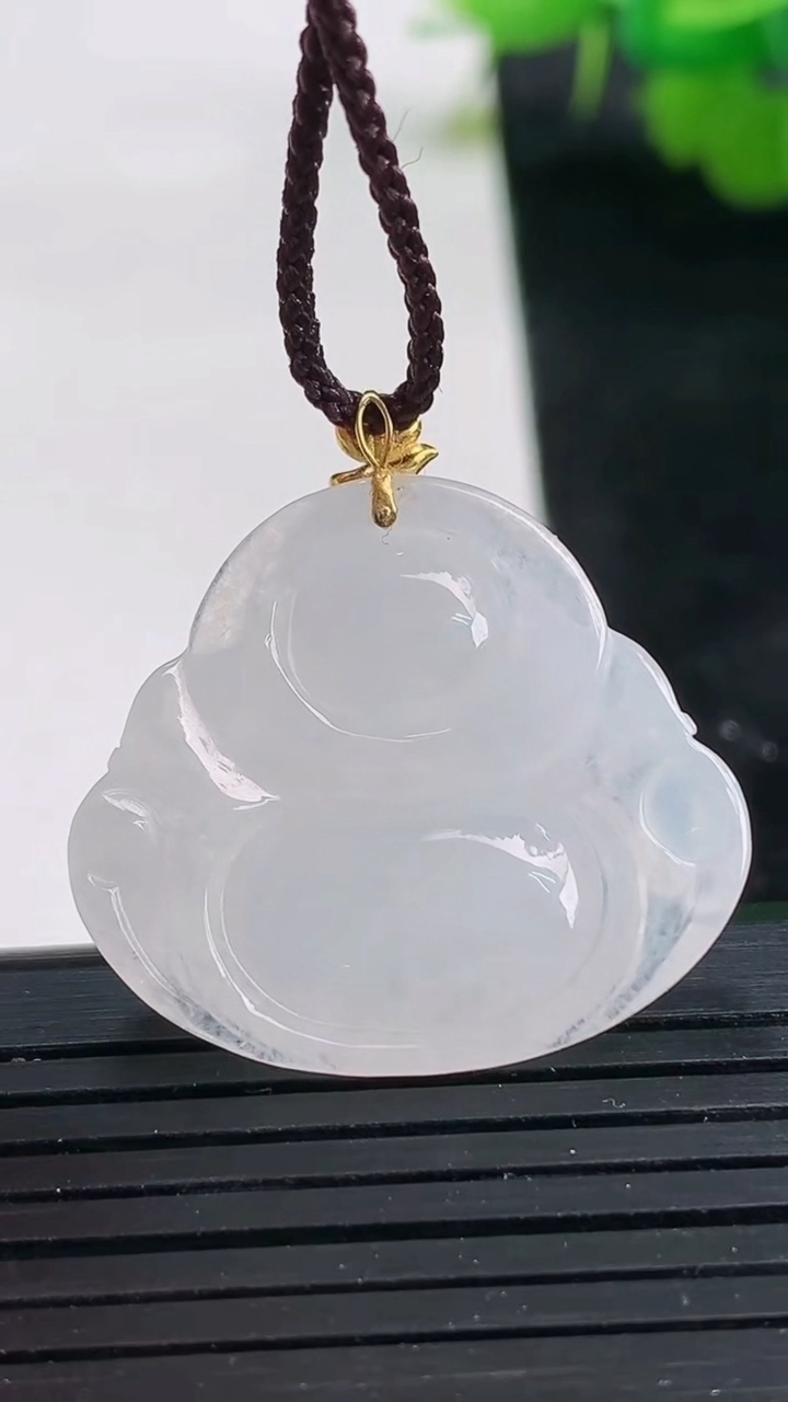 天然A货翡翠种白冰佛公吊坠尺寸24.8-28.9-5.8重量:6.28g
3月26日