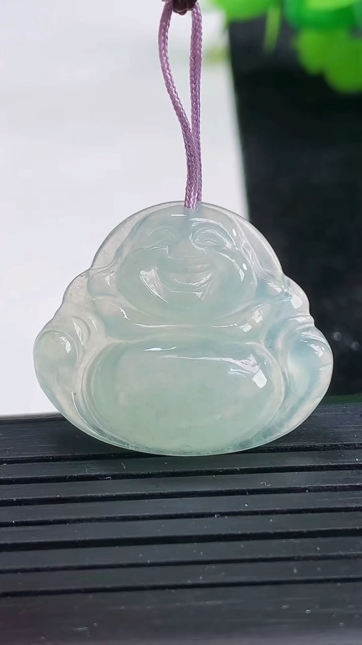 天然A货翡翠佛公吊坠尺寸23.9-28.1-4.6重量:4.78g
3月26日