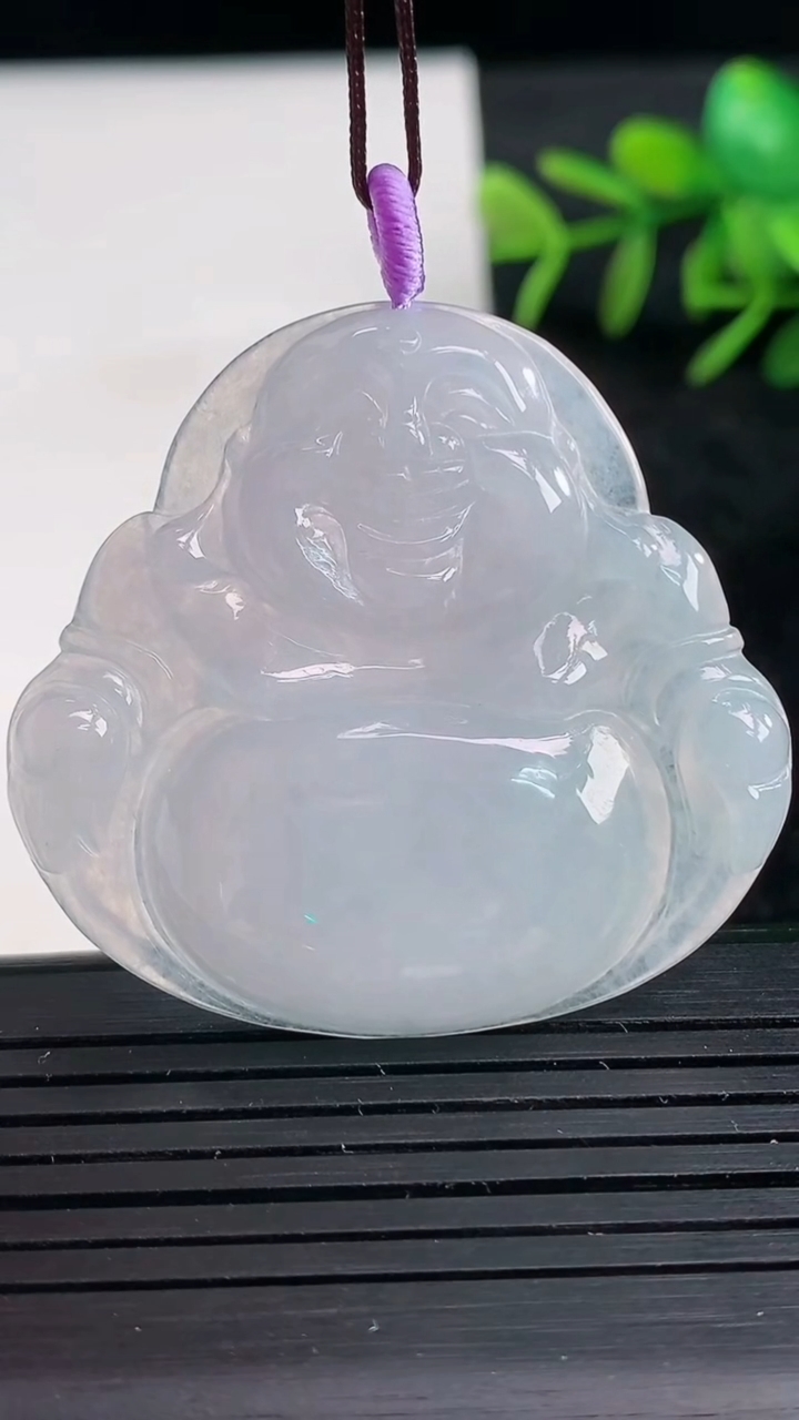 天然A货翡翠紫罗兰佛公吊坠尺寸40.2-43.1-5.6重量:14.92g
3月27日