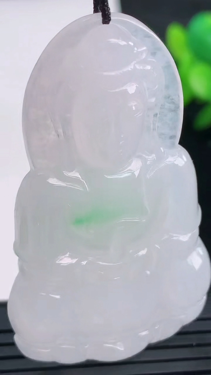 天然A货翡翠观音菩萨吊坠尺寸53.4-31.4-5.2重量:15.00g
3月27日