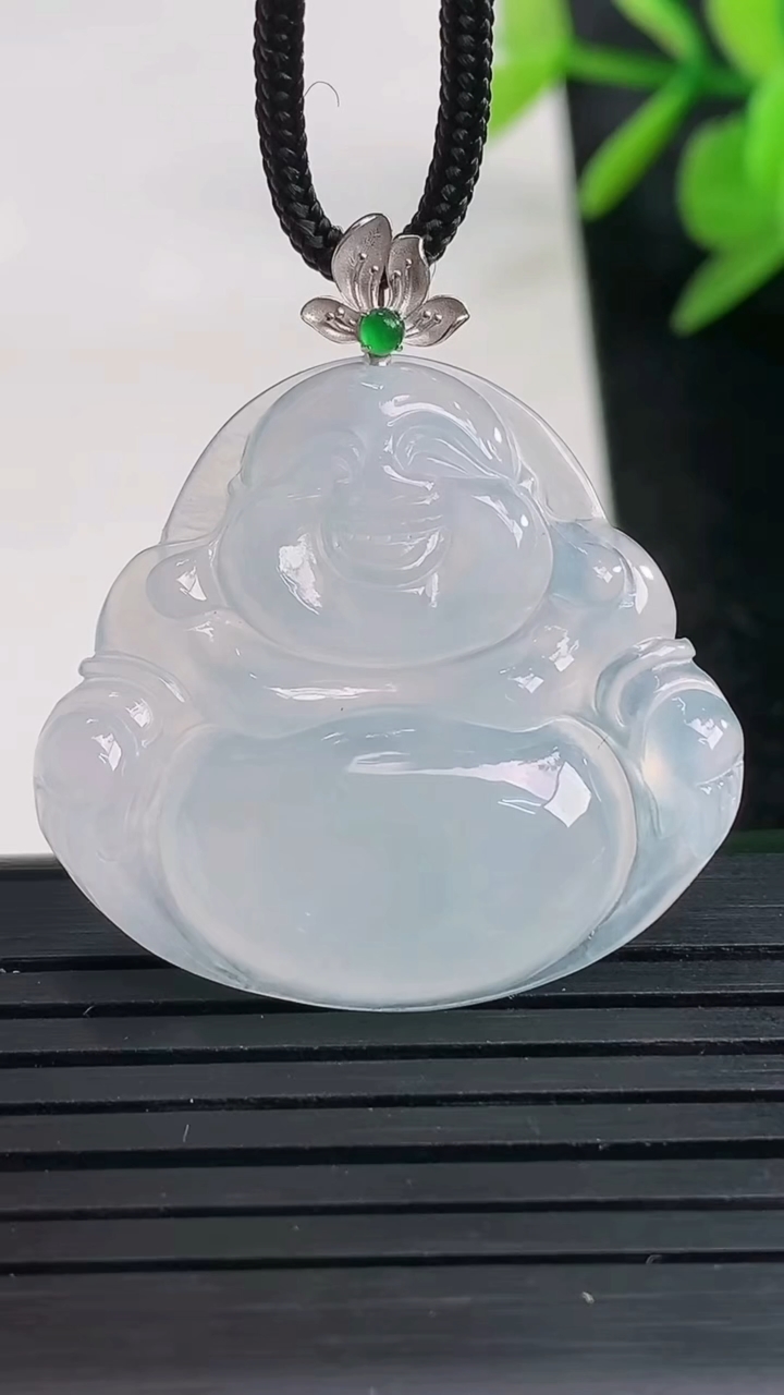 天然A货翡翠种白冰佛公吊坠尺寸28.3-31-5.3重量:6.73g
3月27日