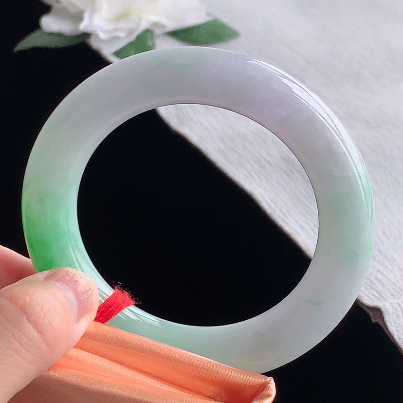 天然A货翡翠春带彩紫罗兰飘绿胖圆条手镯55-56圈口 
尺寸55-11.7mm 0326