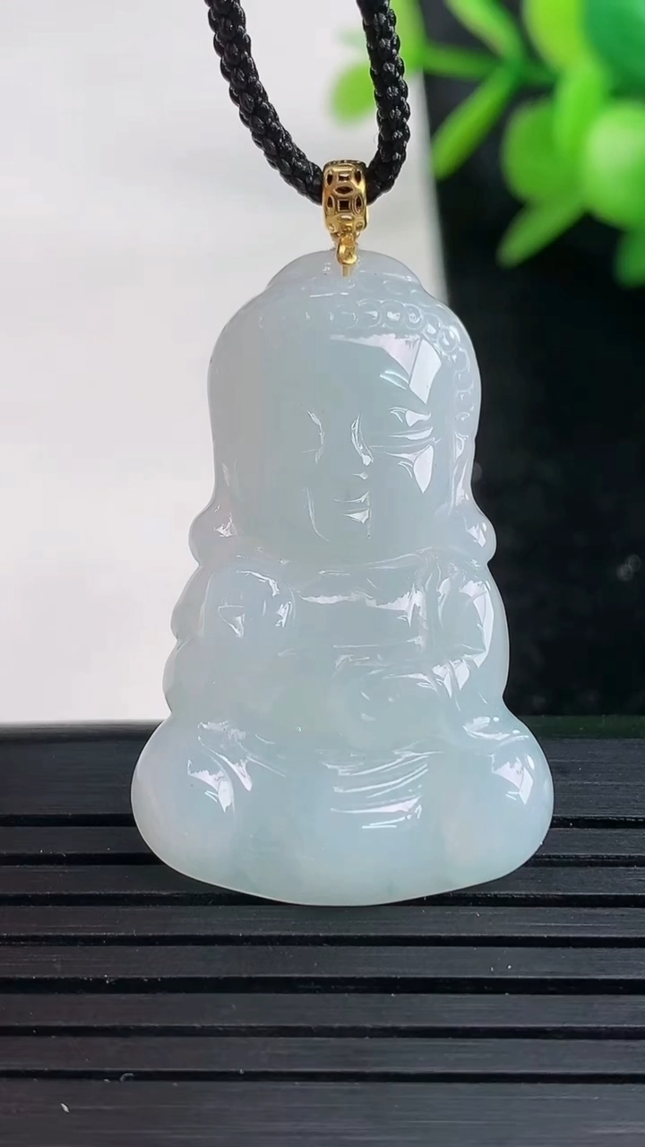 天然A货翡翠宝宝佛吊坠尺寸35.7-22.4-4.5重量:5.75g
3月27日