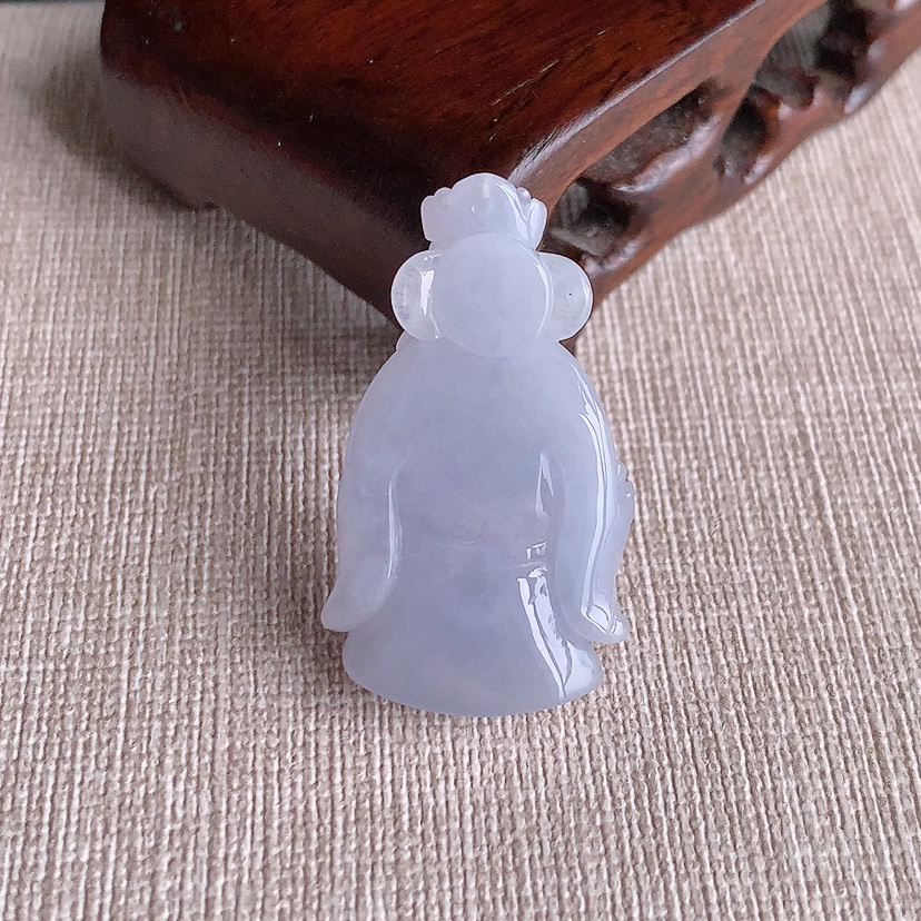 天然A货翡翠紫罗兰财神爷吊坠 
尺寸35.8-20.6-9.8mm 重量11.13g 0326