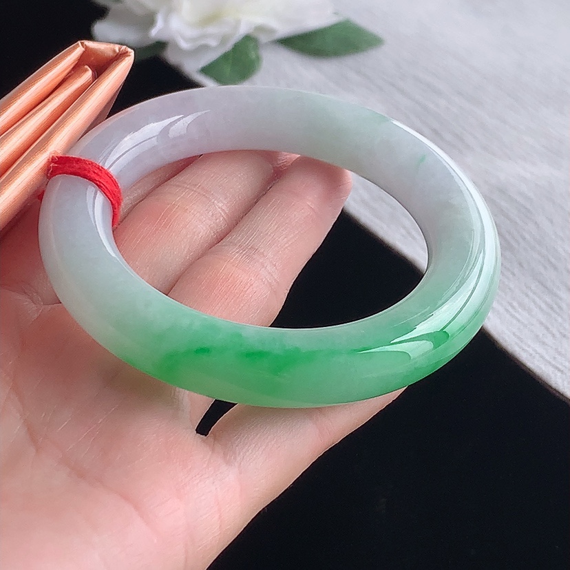 天然A货翡翠春带彩紫罗兰飘绿胖圆条手镯55-56圈口 
尺寸55-11.7mm 0326