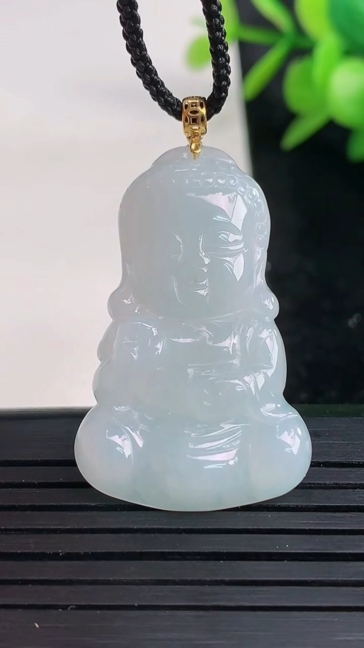 天然A货翡翠宝宝佛吊坠尺寸35.7-22.4-4.5重量:5.75g
3月27日