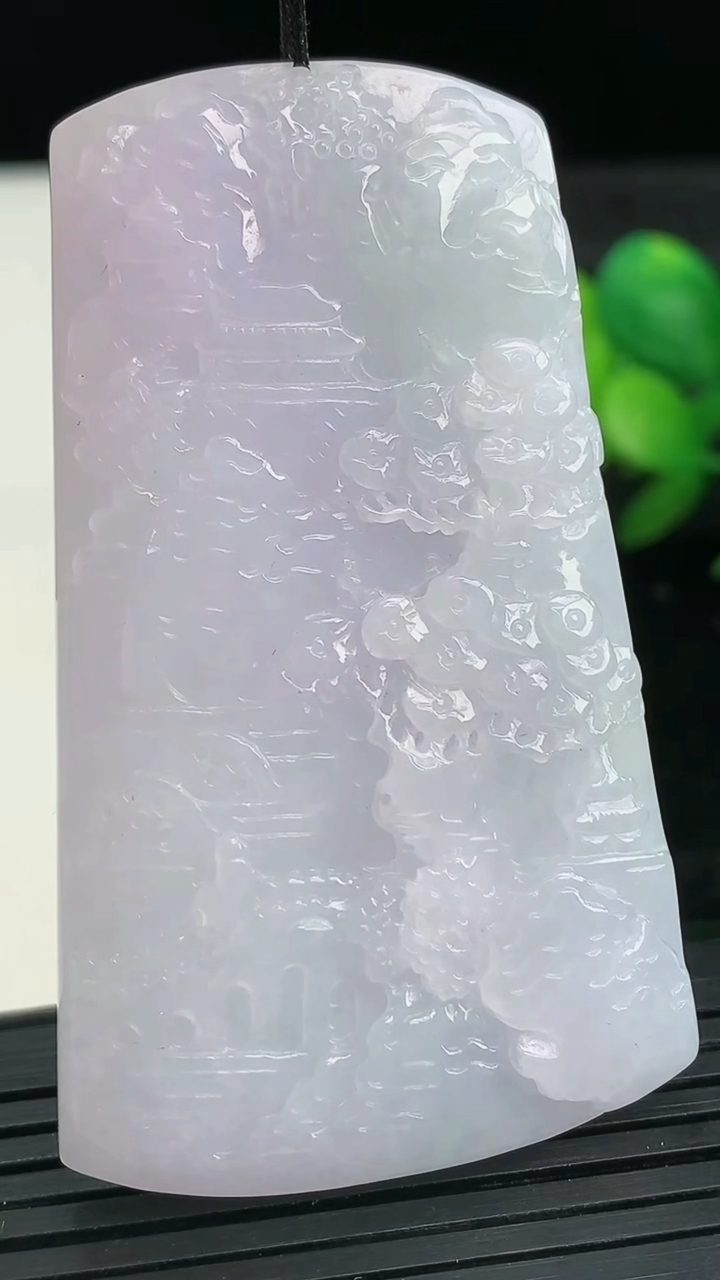 天然A货翡翠紫罗兰山水牌吊坠尺寸61.7-36.8-6.7重量:33.99g
3月27日