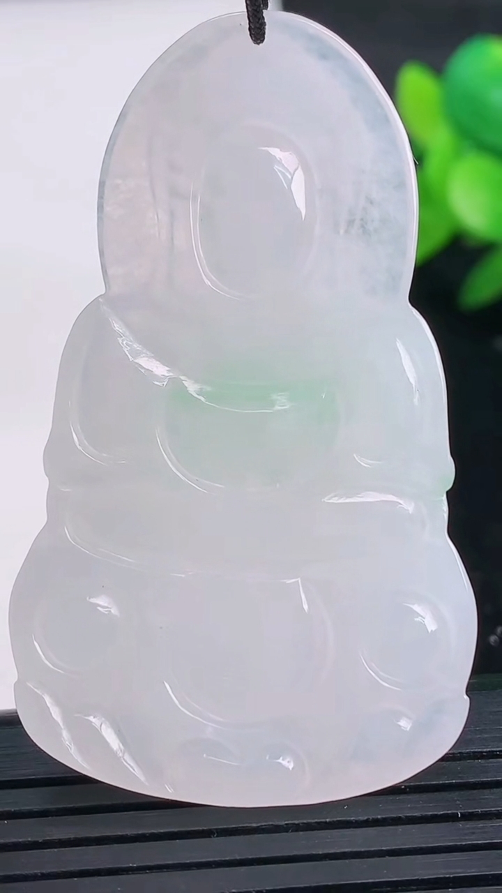 天然A货翡翠观音菩萨吊坠尺寸53.4-31.4-5.2重量:15.00g
3月27日