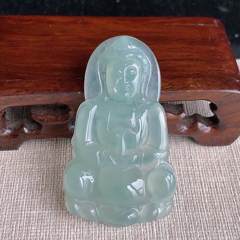 天然A货翡翠晴水正装观音吊坠 
尺寸54.6-32.3-5.2mm 重量13.86g 0326