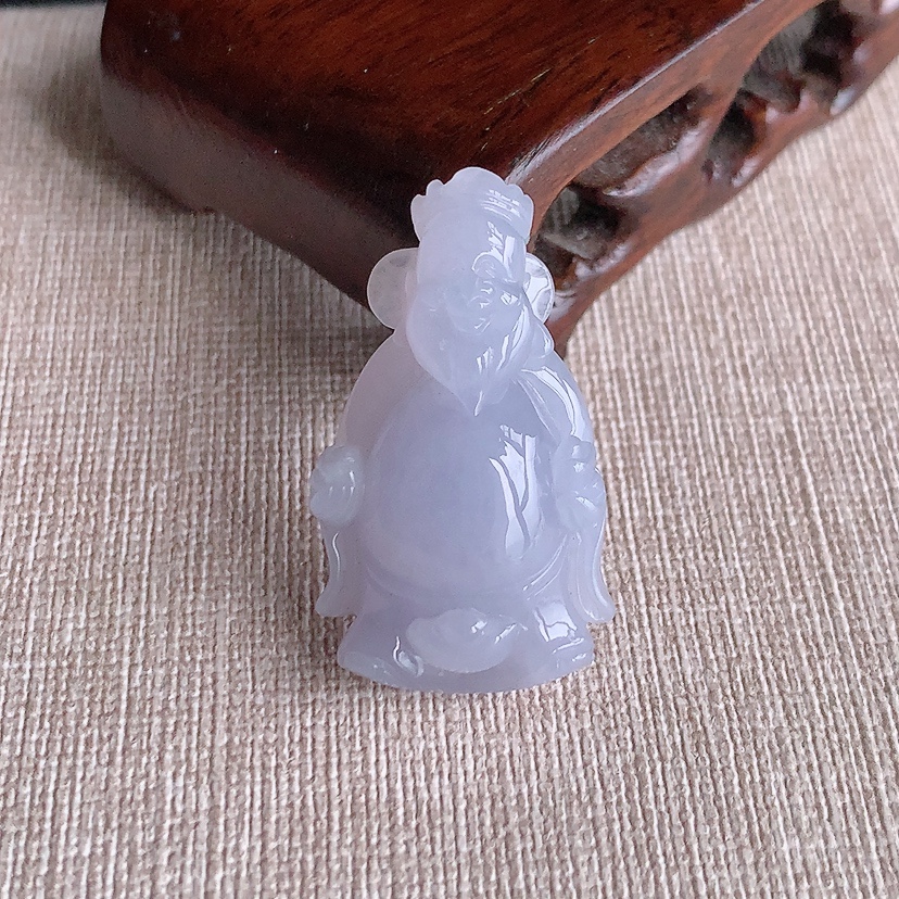 天然A货翡翠紫罗兰财神爷吊坠 
尺寸35.8-20.6-9.8mm 重量11.13g 0326