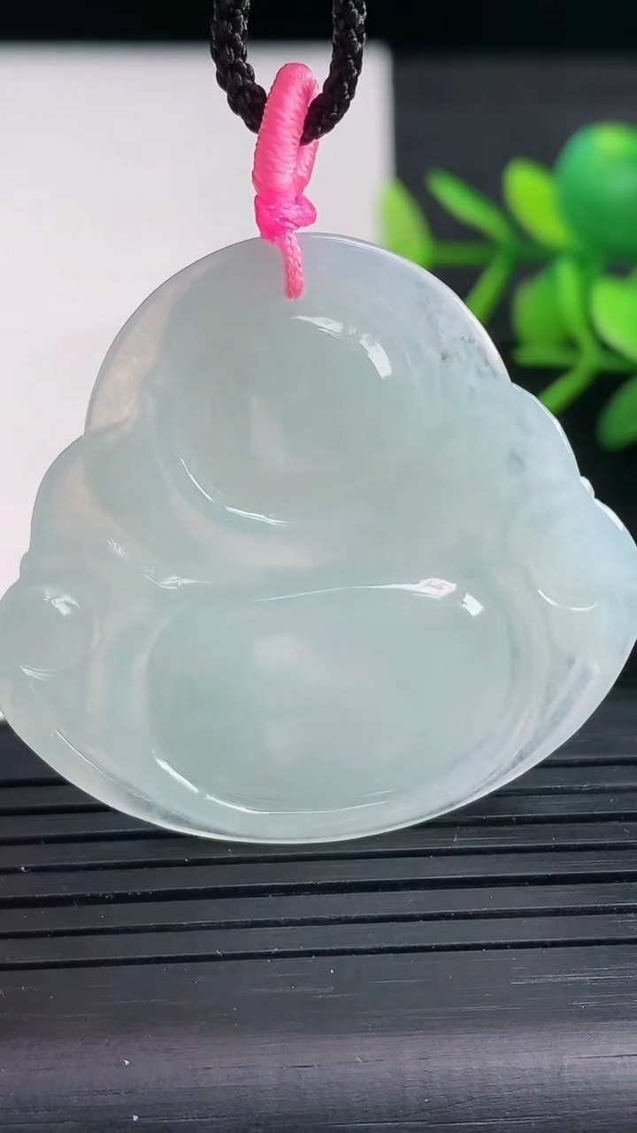 天然A货翡翠佛公吊坠尺寸38.1-40.9-5.4重量:13.24g
3月27日