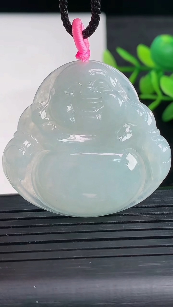 天然A货翡翠佛公吊坠尺寸38.1-40.9-5.4重量:13.24g
3月27日