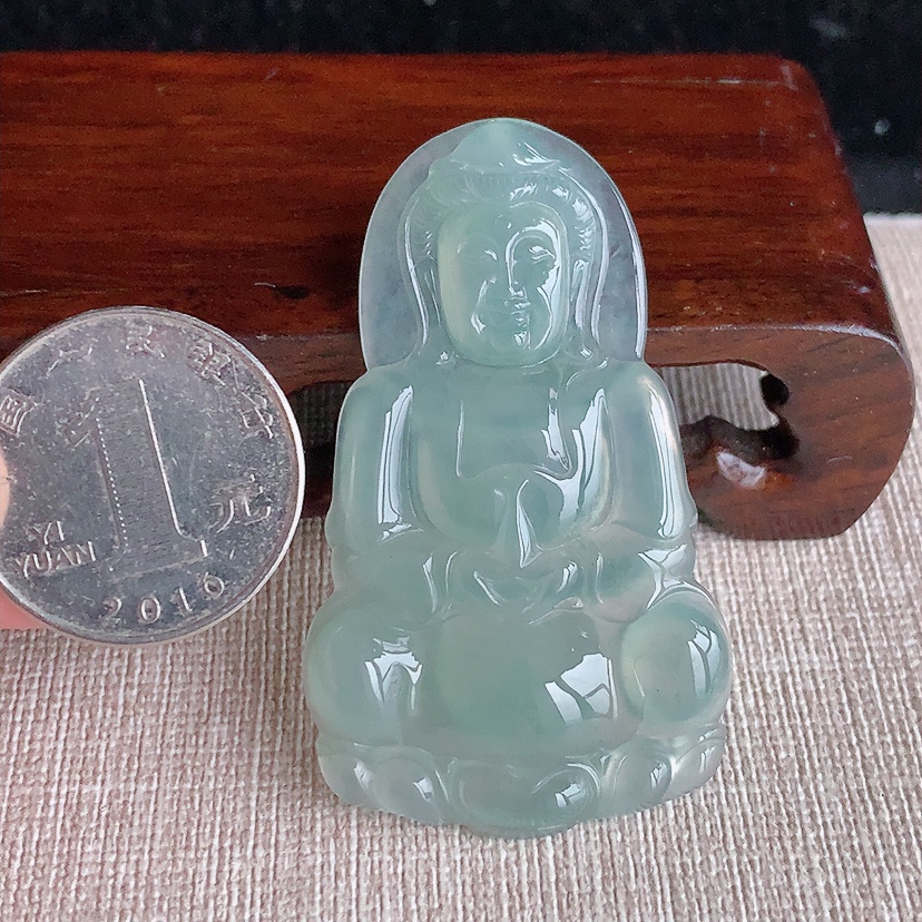 天然A货翡翠晴水正装观音吊坠 
尺寸54.6-32.3-5.2mm 重量13.86g 0326