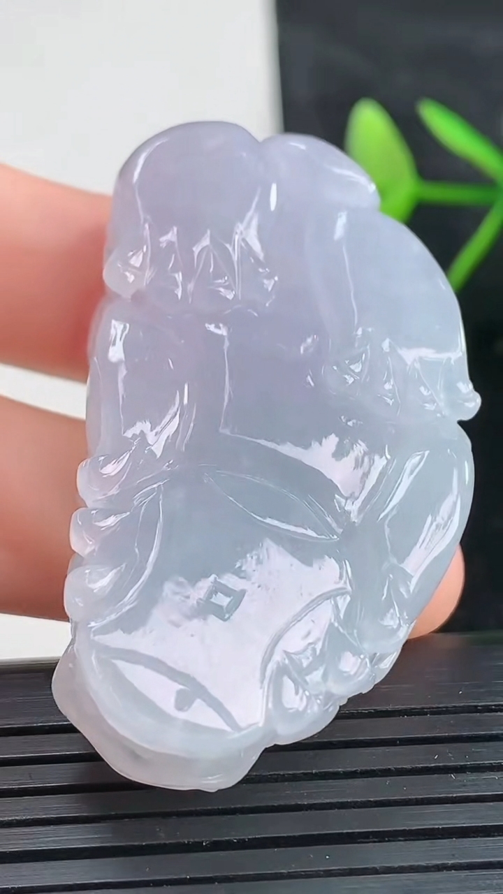 天然A货翡翠紫罗兰貔貅吊坠尺寸47.7-26-11.7重量:32.61g
3月27日