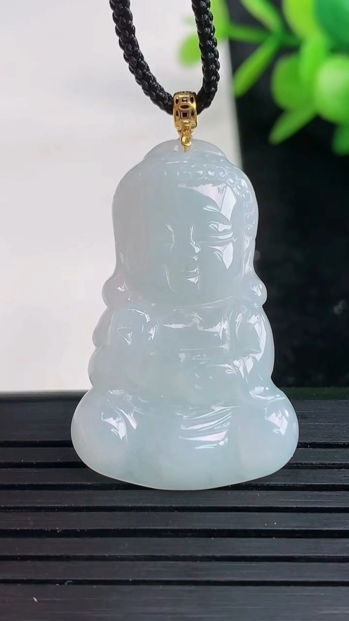 天然A货翡翠宝宝佛吊坠尺寸35.7-22.4-4.5重量:5.75g
3月27日
