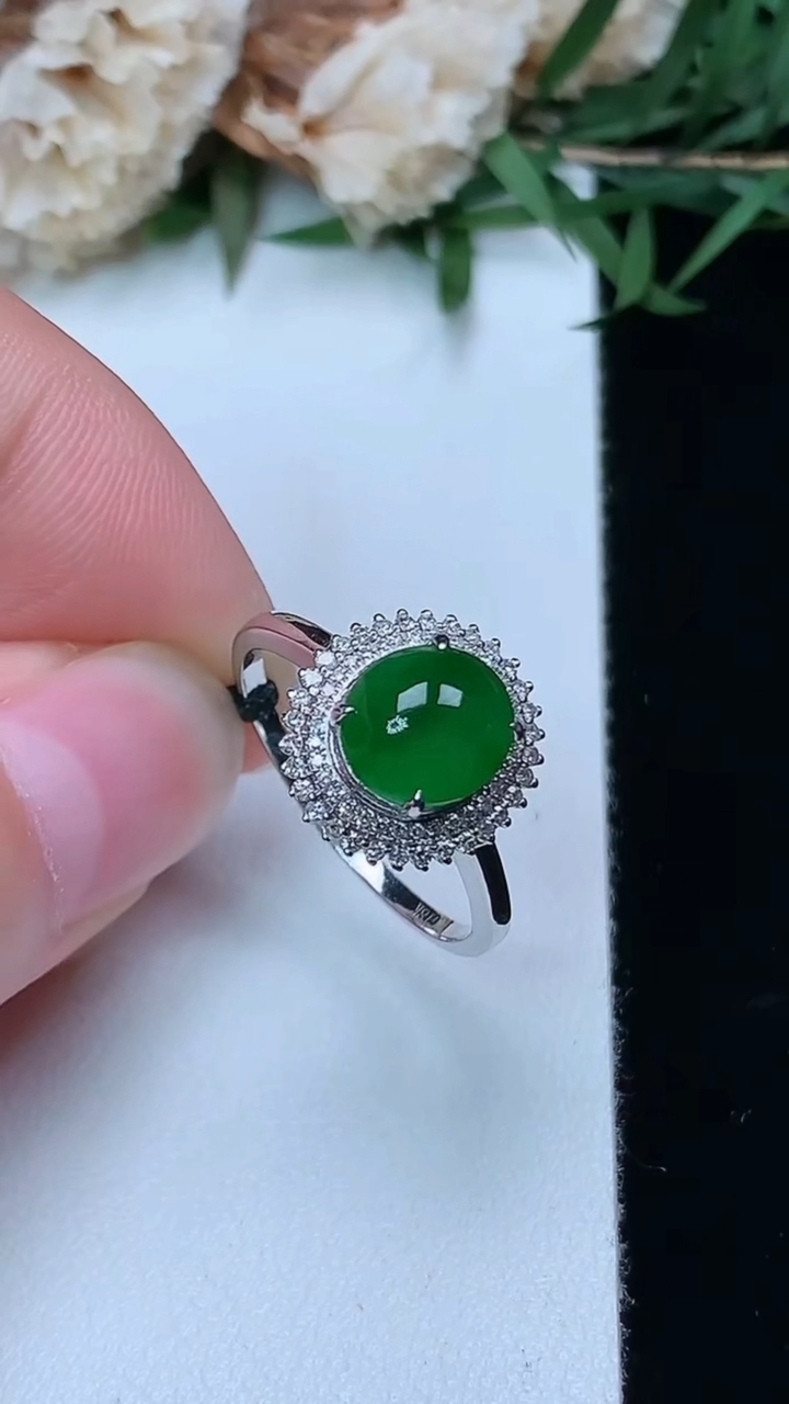 天然A货翡翠蛋面戒指，尺寸17.2-7.8-7，重量:2.28g2026年3月28日
工厂直销收藏佳