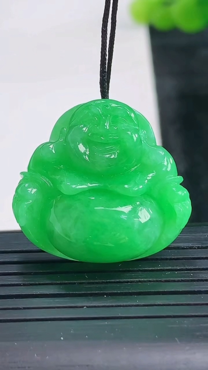 天然A货翡翠佛公吊坠尺寸24.5-26.8-8.9重量:9.03g
3月28日