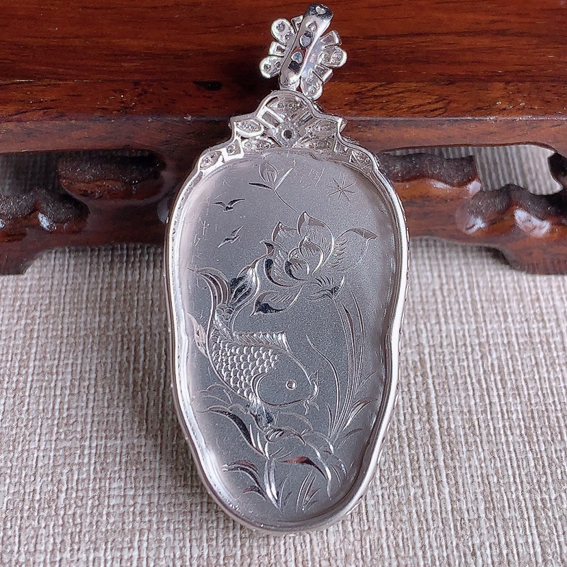 天然A货翡翠18K金伴钻镶嵌飘花叶子金枝玉叶吊坠 
尺寸54.2-24.8-9.8裸石37.5-22