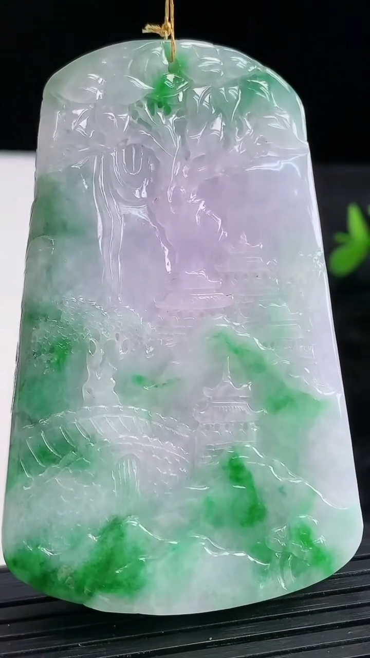 天然A货翡翠山水牌吊坠尺寸69.5-43.8-11.6重量:77.44g
3月28日