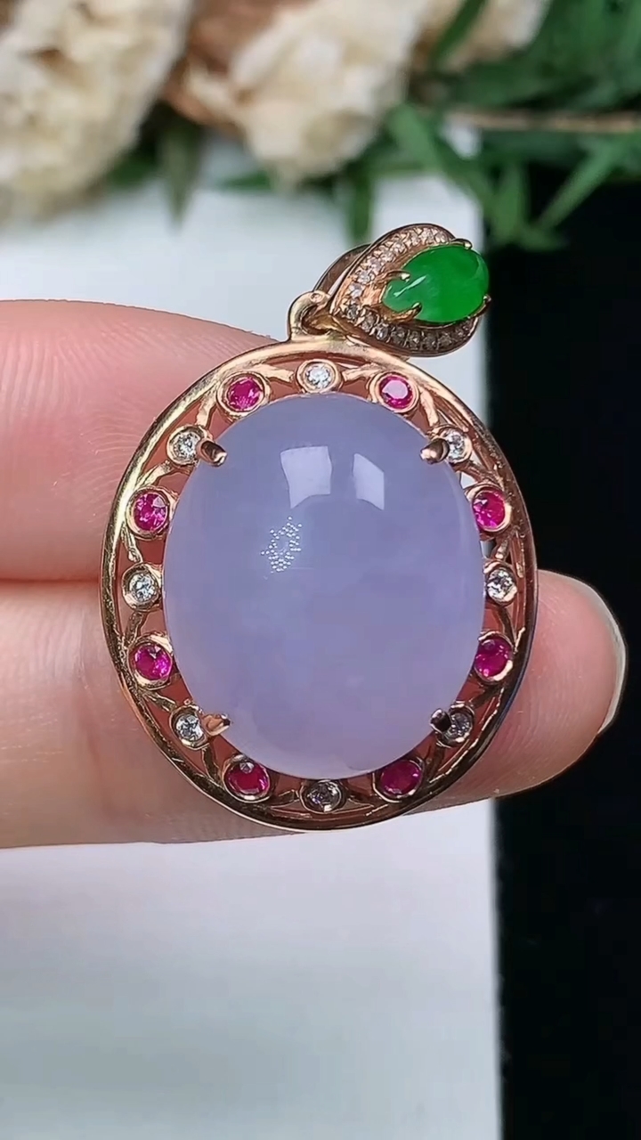 天然A货翡翠紫罗兰蛋面吊坠，尺寸32.3-19.9-9.9
3月28日