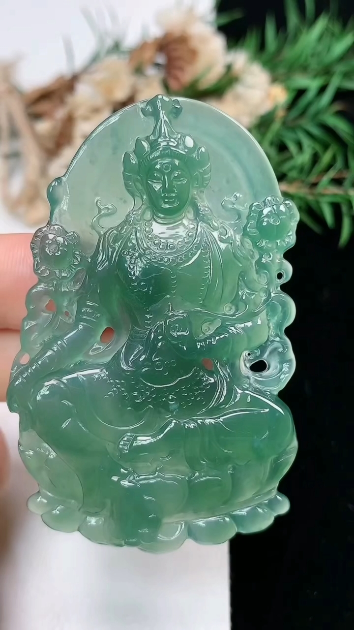 天然A货翡翠蓝水大势至观音菩萨吊坠，尺寸60.5-37-5，重量:22.05g
3月28日