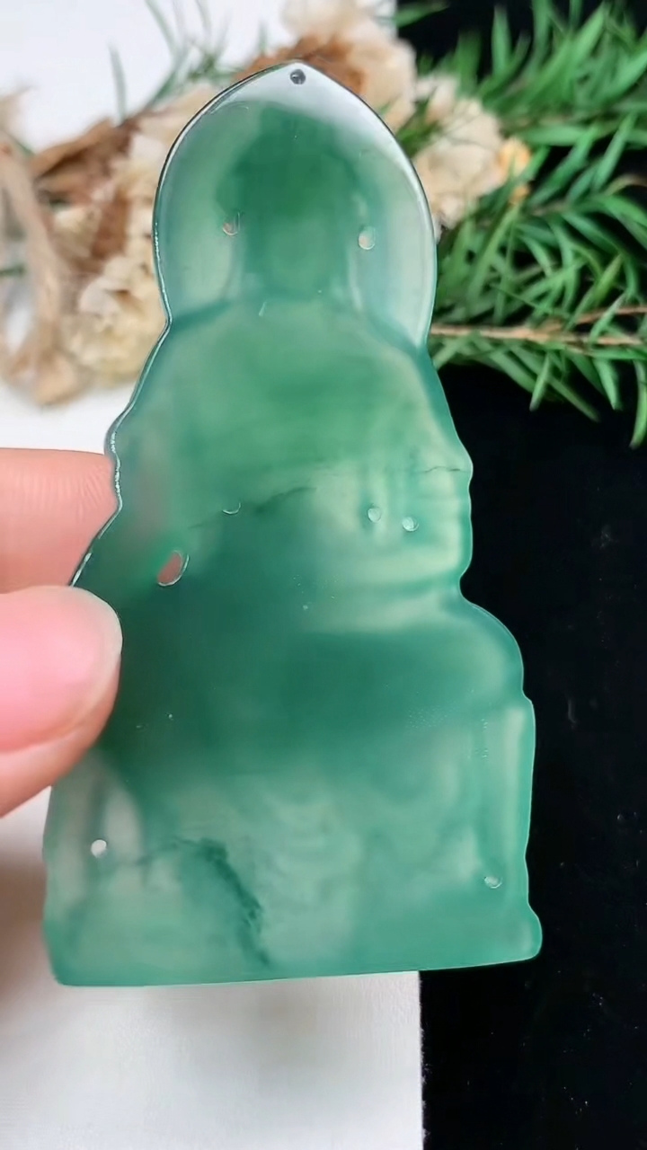 天然A货翡翠蓝水观音菩萨吊坠，尺寸69-36.2-6.3，重量:28.80g
3月28日