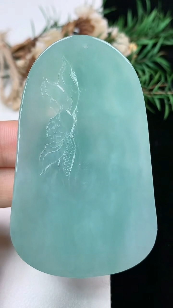 天然A货翡翠大势至观音菩萨吊坠，尺寸66.4-40-9.8，重量:50.00g
3月28日